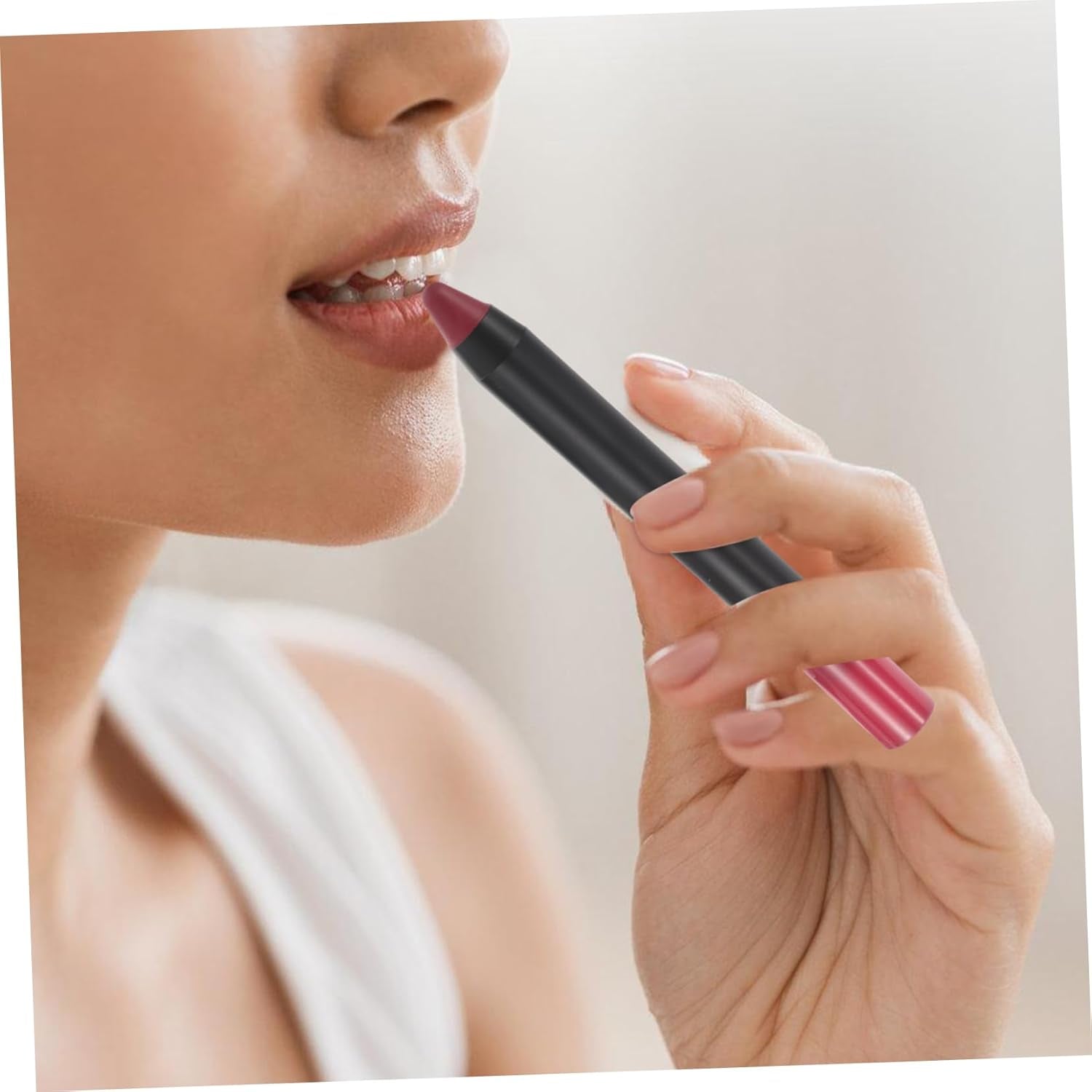 Lip Liner Cream Pen for Women Matte Finish Lip Stain Tool for Precise Application and Effortless Contouring for Beginners Texture