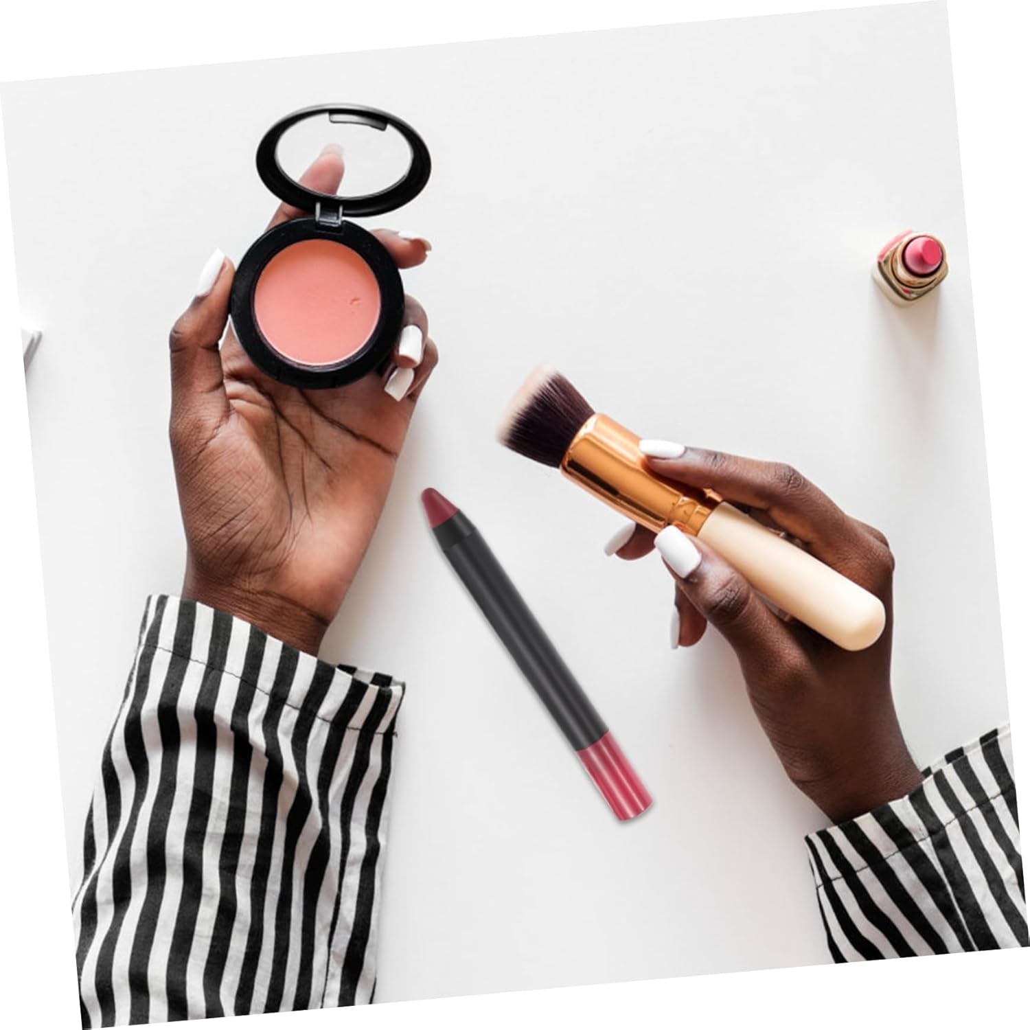 Lip Liner Cream Pen for Women Matte Finish Lip Stain Tool for Precise Application and Effortless Contouring for Beginners Texture